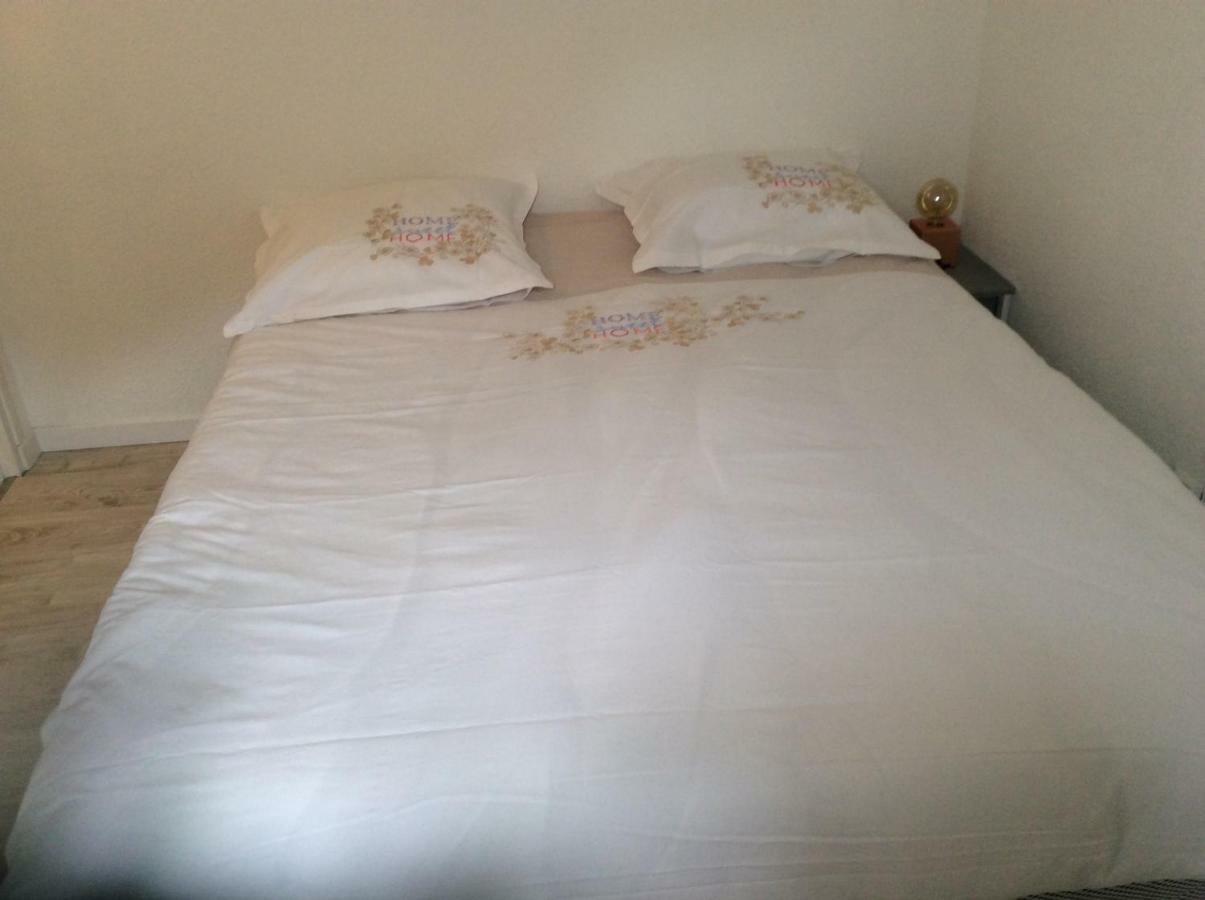 Gites Et Chambres D'Hotes Les Roses The أوتريف المظهر الخارجي الصورة