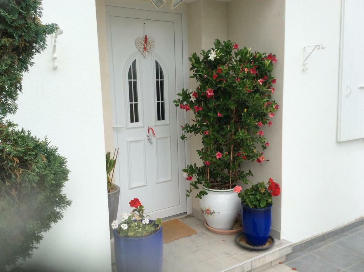 Gites Et Chambres D'Hotes Les Roses The أوتريف المظهر الخارجي الصورة