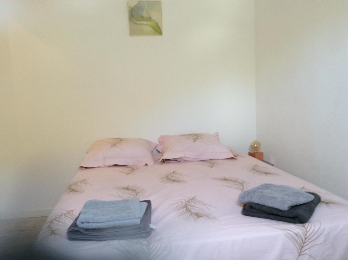 Gites Et Chambres D'Hotes Les Roses The أوتريف المظهر الخارجي الصورة